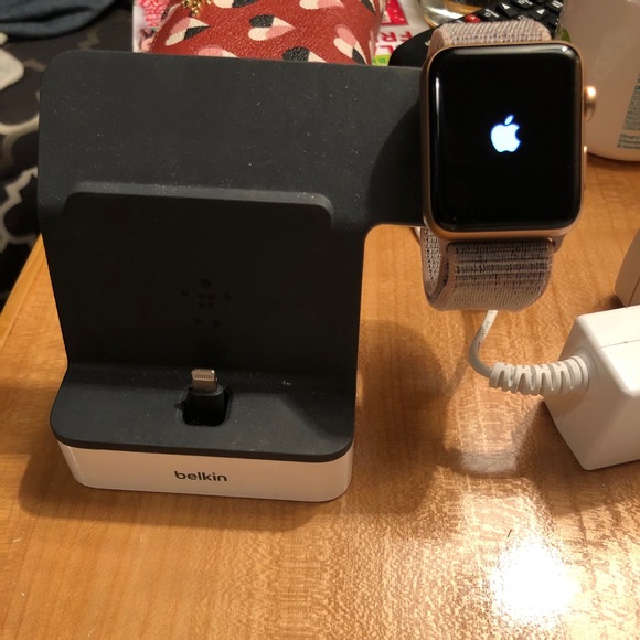 Apple Watch Series 3 GPS + Cellular 42MM - Picture 4 of 8
